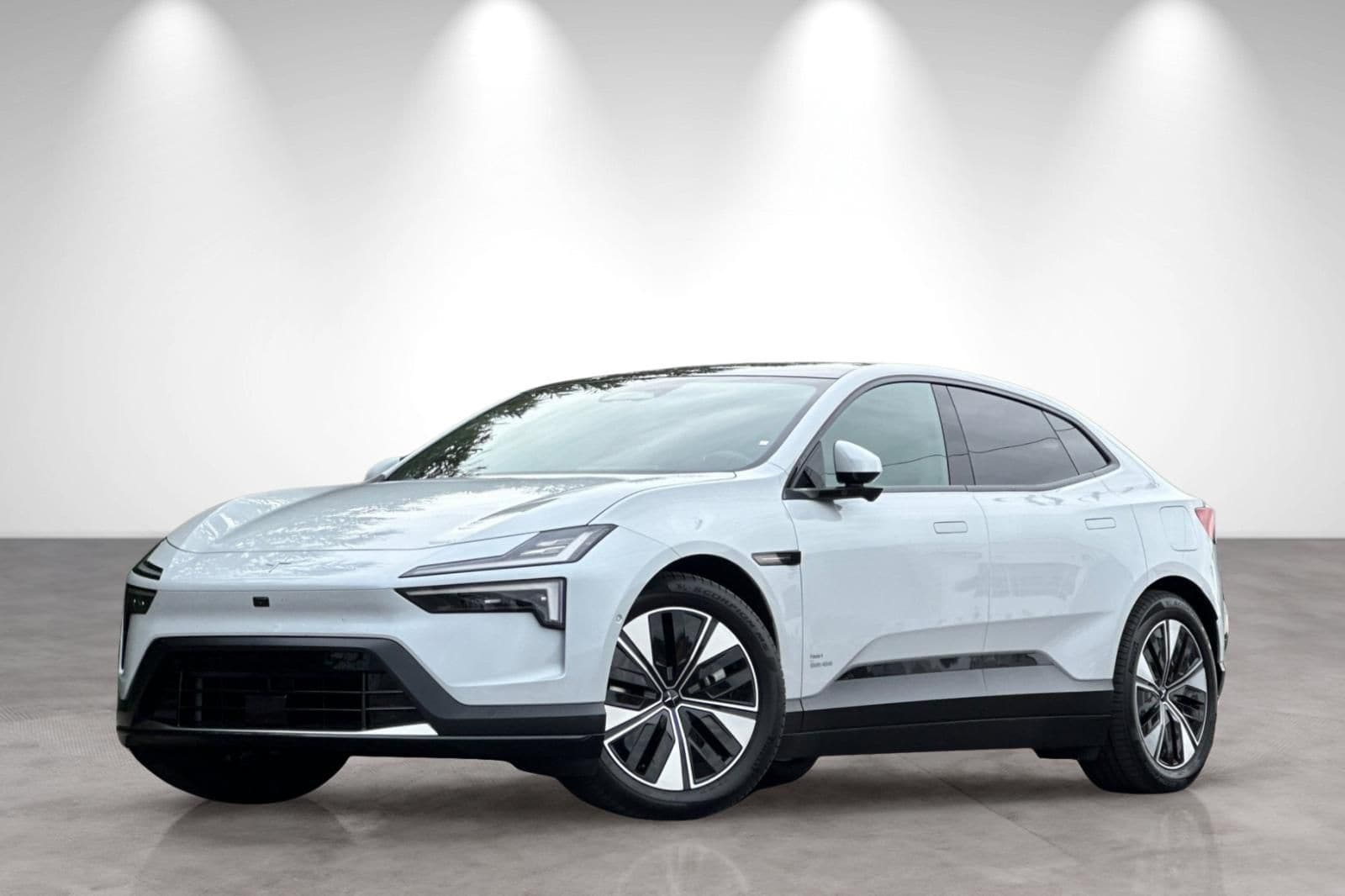 2026 Polestar 4 LRDM's photo