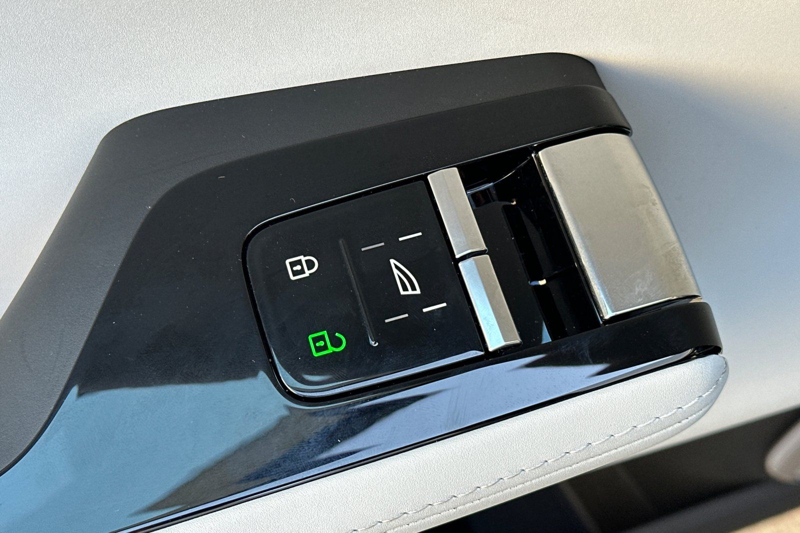 2025 Polestar 3 - Photo 15