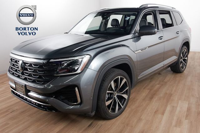 Used 2024 Volkswagen Atlas SEL Premium R-Line with VIN 1V2FR2CA0RC522833 for sale in Minneapolis, Minnesota