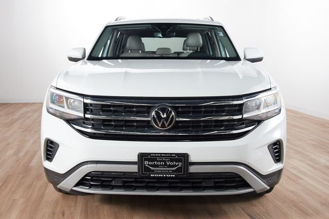 Used 2021 Volkswagen Atlas SEL with VIN 1V2BR2CA8MC533697 for sale in Minneapolis, Minnesota