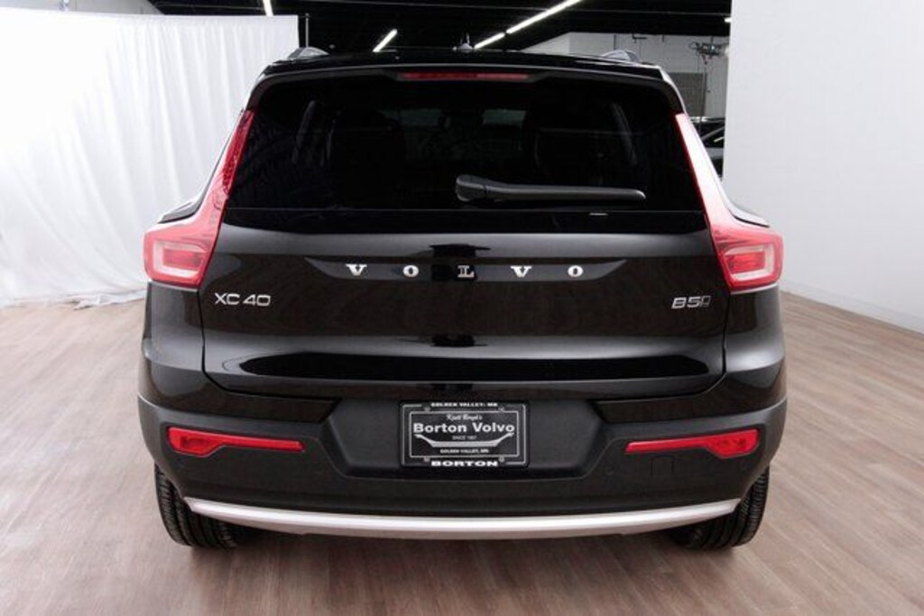 Certified 2025 Volvo XC40 B5 Plus Bright Theme SUV