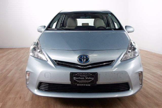 Used 2014 Toyota Prius v Three with VIN JTDZN3EU8E3317360 for sale in Minneapolis, Minnesota