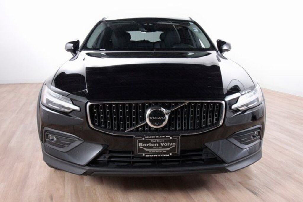 Certified 2025 Volvo V60 Cross Country B5 Plus Wagon