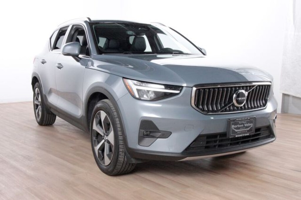 Certified 2023 Volvo XC40 B5 AWD Plus Bright SUV