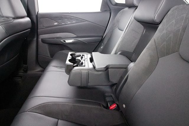 2025 Lexus RX Hybrid 350h - Photo 18