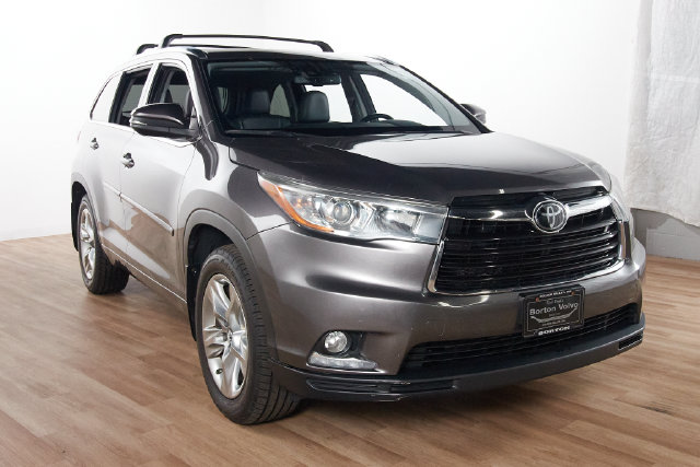 Used 2016 Toyota Highlander Limited with VIN 5TDDKRFH7GS334661 for sale in Minneapolis, Minnesota