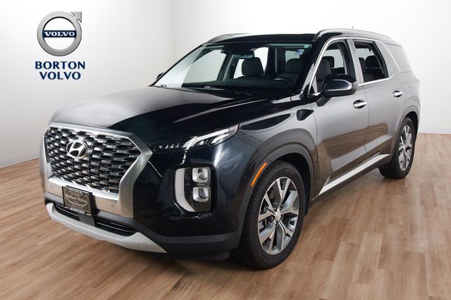 Used 2020 Hyundai Palisade SEL with VIN KM8R3DHE2LU045794 for sale in Minneapolis, Minnesota