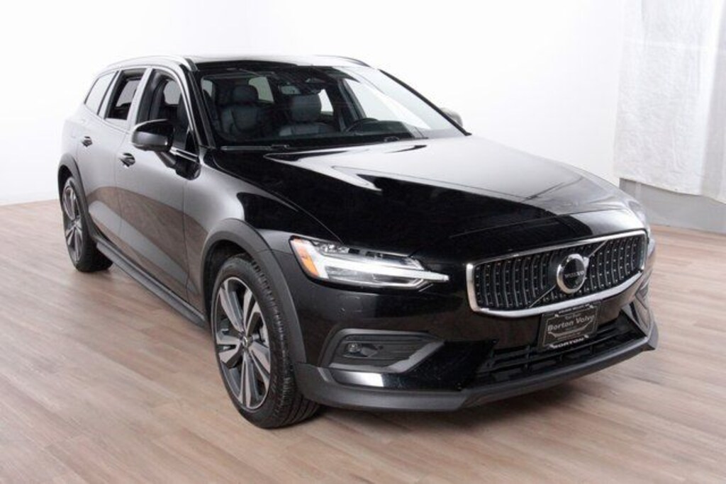 Certified 2025 Volvo V60 Cross Country B5 Plus Wagon