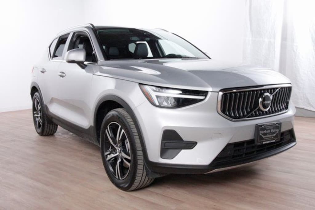 Certified 2025 Volvo XC40 B5 Core Bright Theme SUV