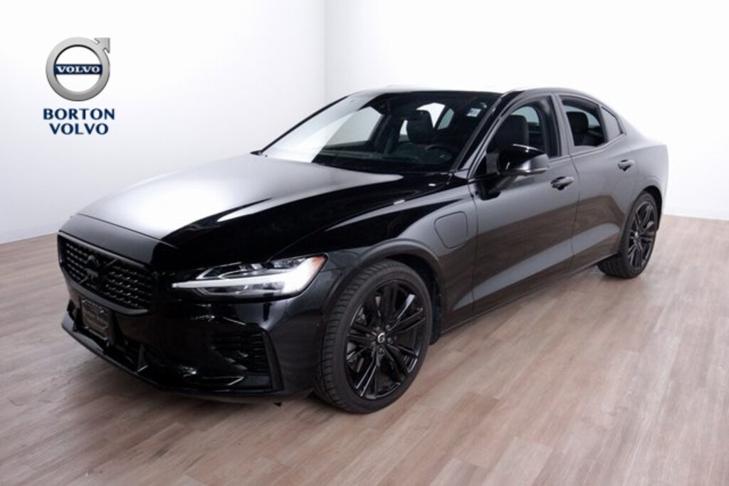 Certified 2022 Volvo S60 Recharge Plug-In Hybrid T8 Black Edition R-Design Extended Range Sedan
