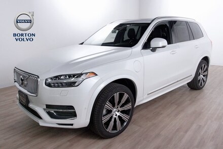 2025 Volvo XC90 plug-in hybrid T8 Plus 6-Seater SUV