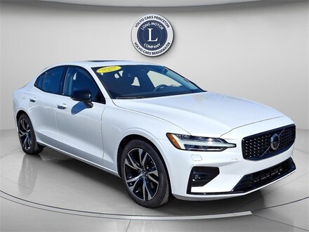 2025 Volvo S60 B5 Core Sedan