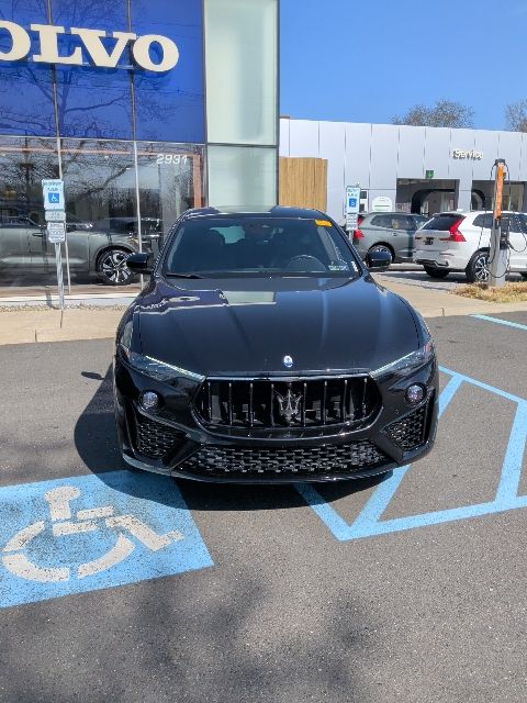 2022 Maserati Levante Modena's photo