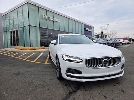 2024 Volvo S90 Recharge Plug-In Hybrid Ultimate Sedan