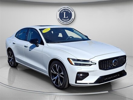 2025 Volvo S60 B5 Core Sedan