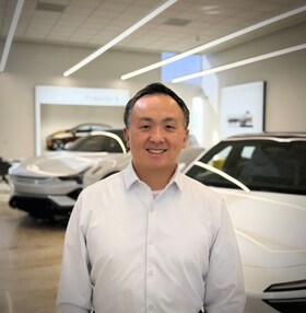 Staff member David Nguyen from ID_72d629