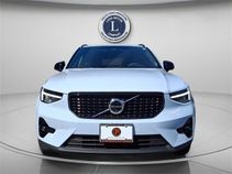 2025 Volvo XC40 B5 Core Bright AWD's photo