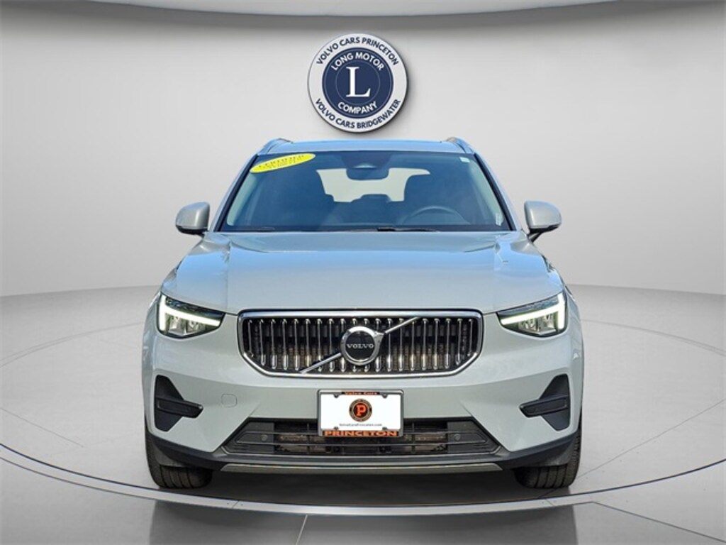 Certified 2025 Volvo XC40 B5 Core SUV