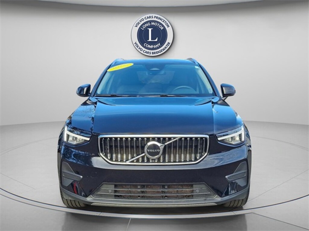 Certified 2025 Volvo XC40 B5 Core SUV