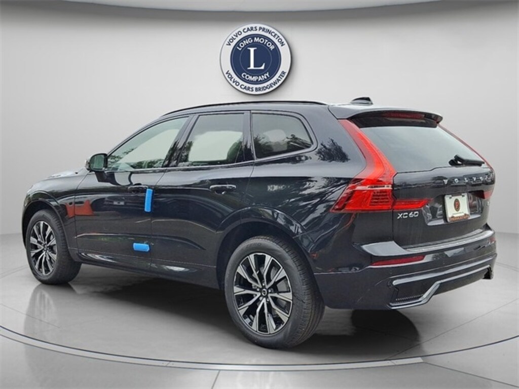 New 2025 Volvo XC60 B5 Core SUV