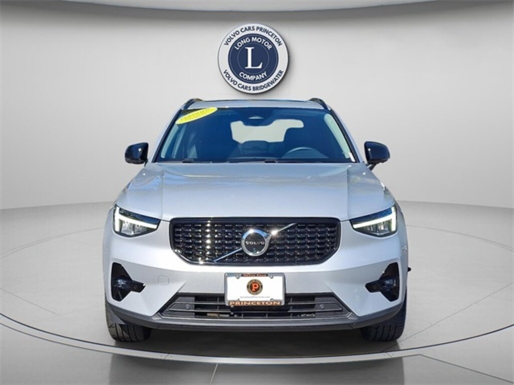 Certified 2025 Volvo XC40 B5 Plus Dark Theme SUV