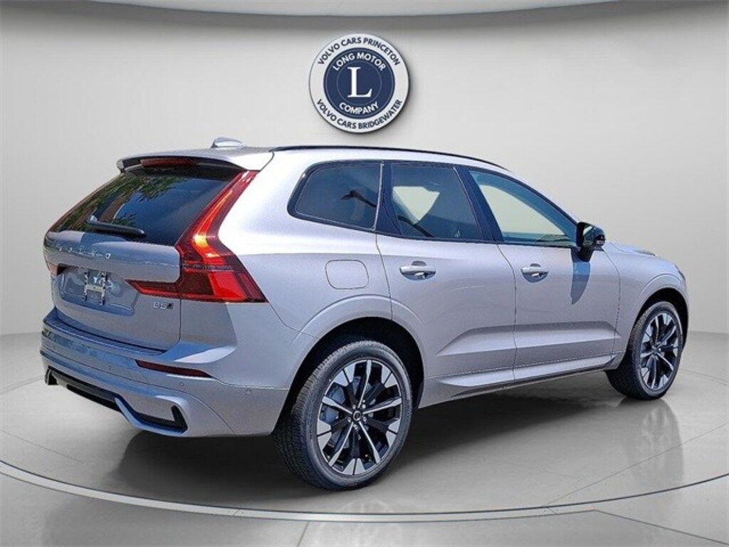 New 2026 Volvo XC60 B5 Plus SUV
