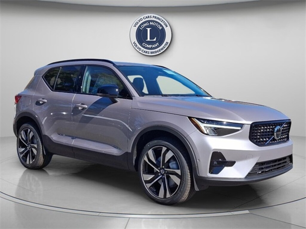 New 2026 Volvo XC40 B5 Plus SUV