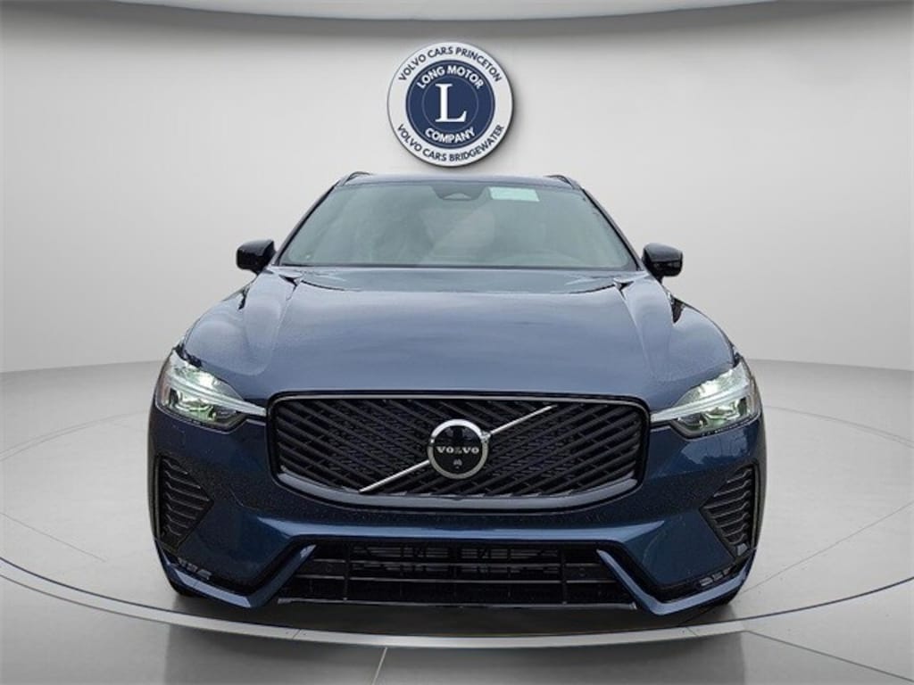 New 2026 Volvo XC60 B5 Plus SUV