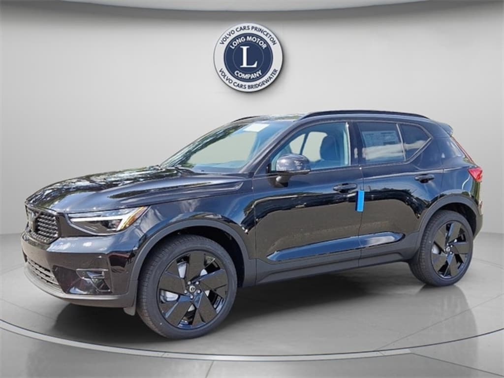 New 2026 Volvo XC40 B5 Ultra Black Edition SUV