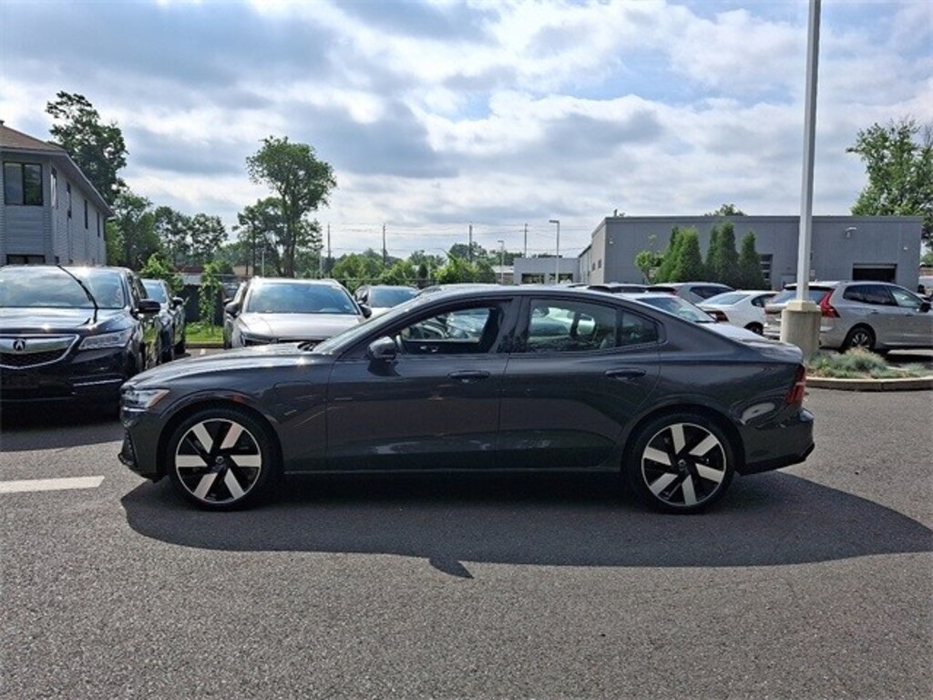 Certified 2025 Volvo S60 Plug-In Hybrid T8 Hybrid Sedan