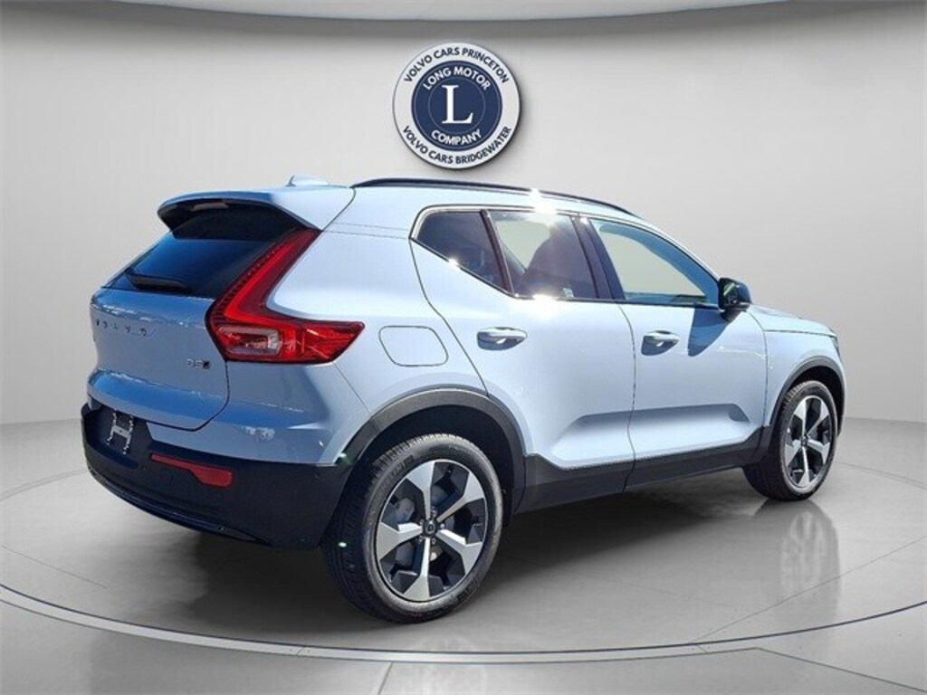 New 2026 Volvo XC40 B5 Plus SUV