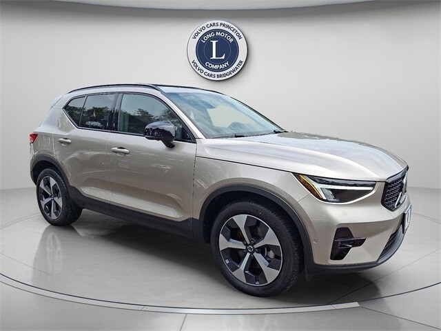 2023 Volvo XC40 Plus