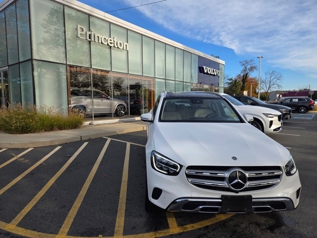 2022 Mercedes-Benz GLC GLC300's photo