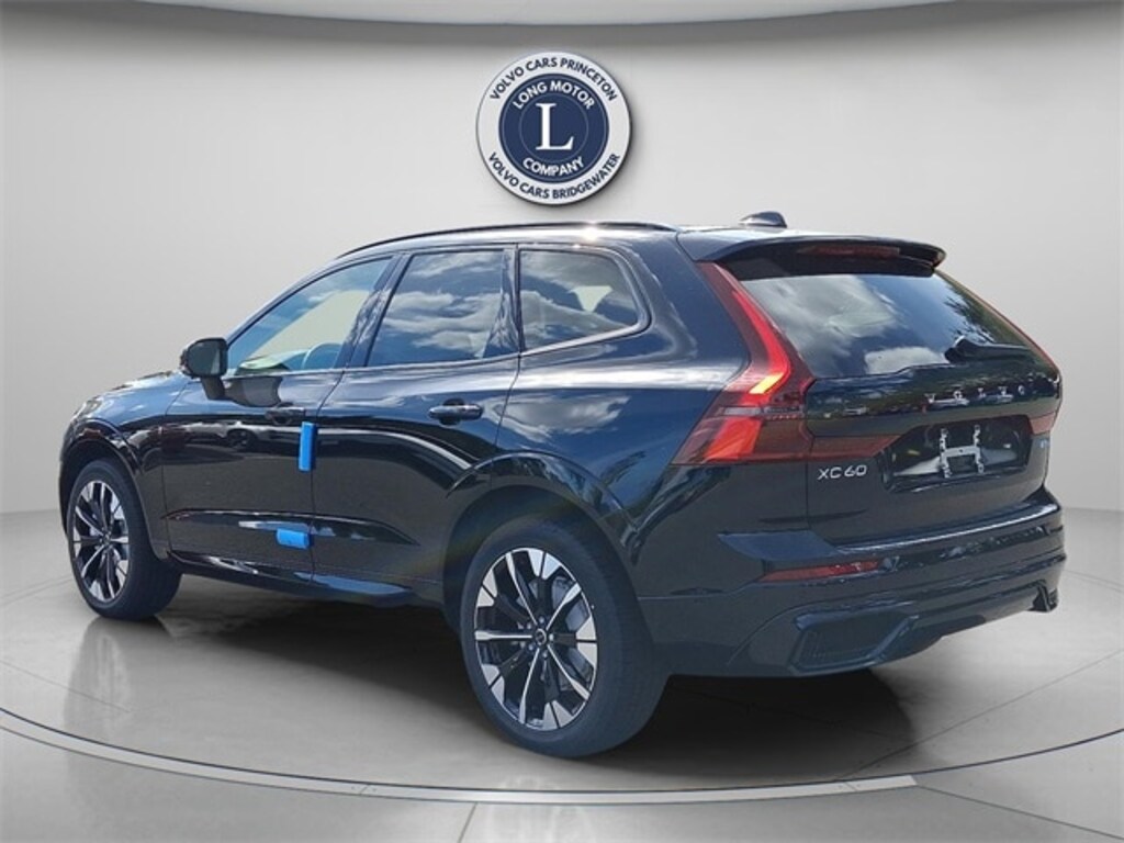New 2026 Volvo XC60 B5 Plus SUV