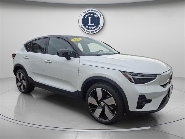 2022 Volvo C40 Ultimate's photo