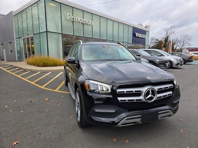 2022 Mercedes-Benz GLS GLS450's photo