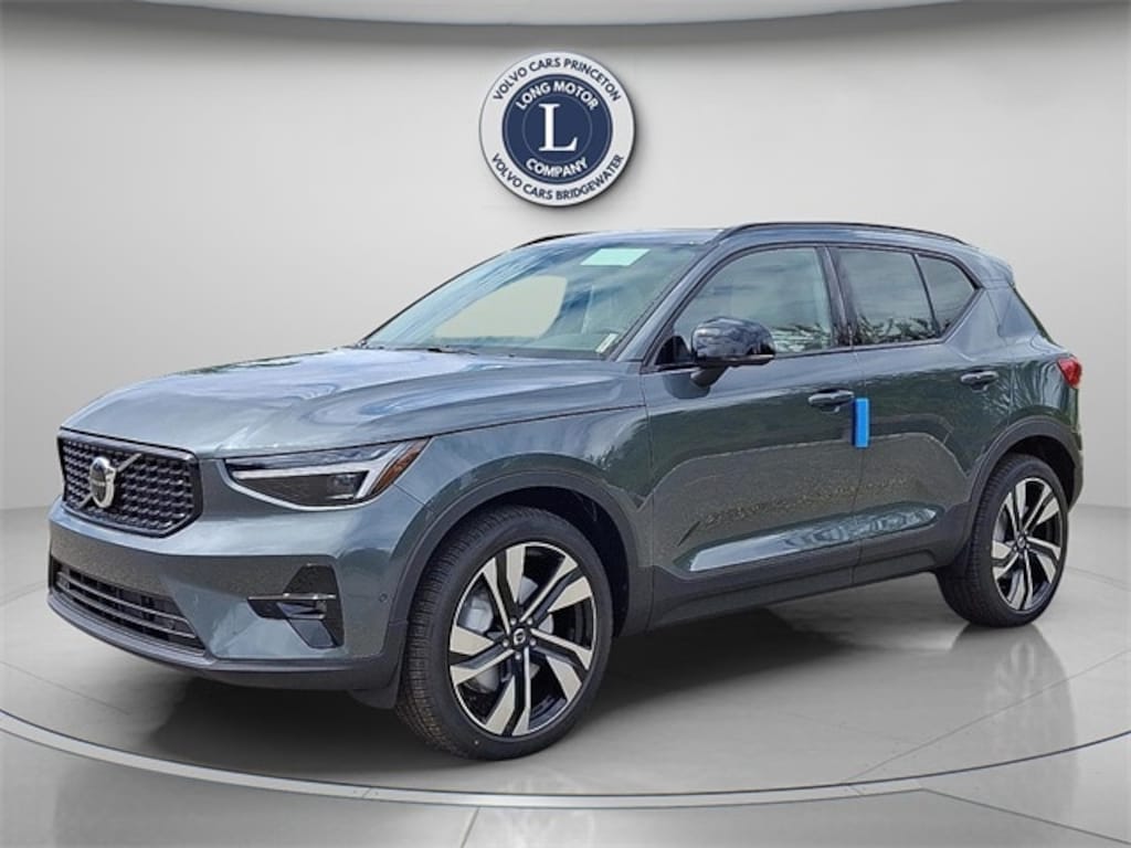 New 2026 Volvo XC40 B5 Ultra SUV