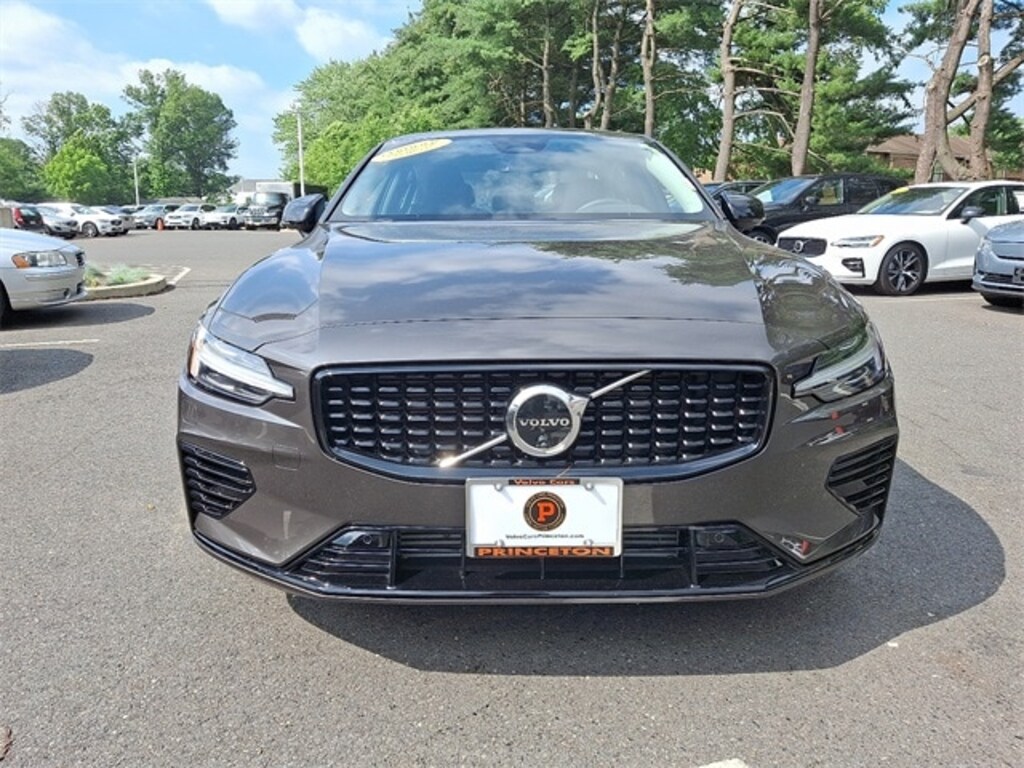Certified 2025 Volvo S60 Plug-In Hybrid T8 Hybrid Sedan
