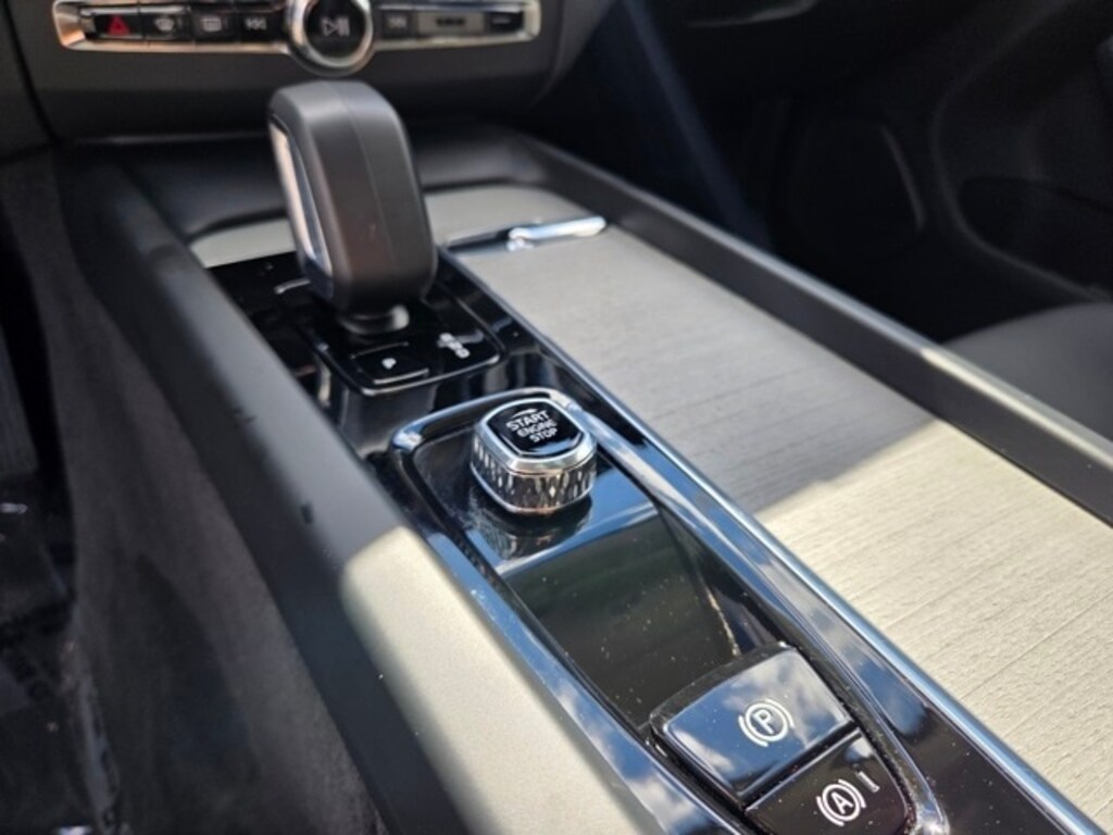 Certified 2025 Volvo XC60 B5 Plus SUV