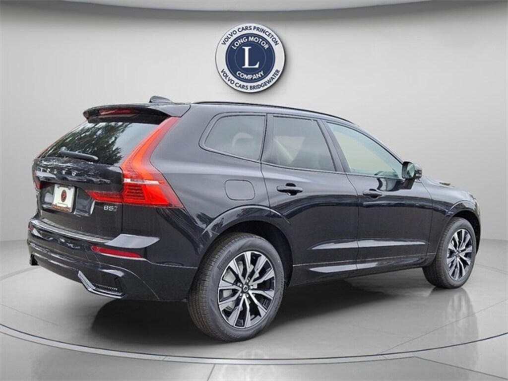 New 2025 Volvo XC60 B5 Core SUV