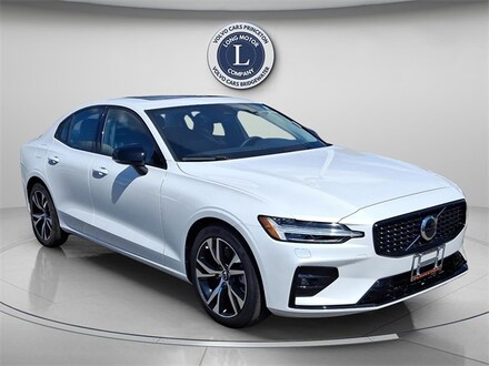 2025 Volvo S60 B5 Core Sedan