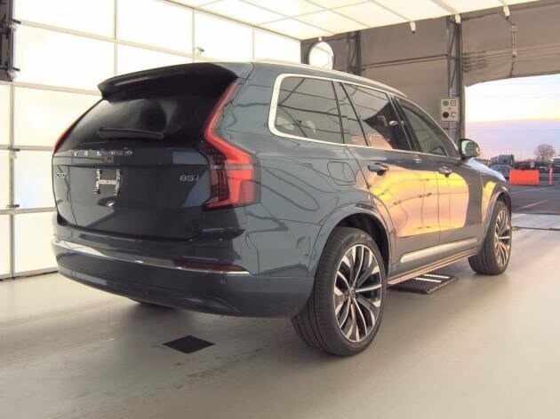 2025 Volvo XC90 B5 Plus photo 2