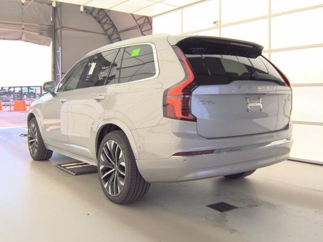 2025 Volvo XC90 B5 Plus photo 2