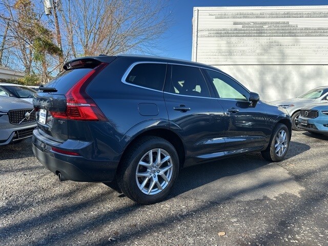 2020 Volvo XC60 T5 Momentum photo 3