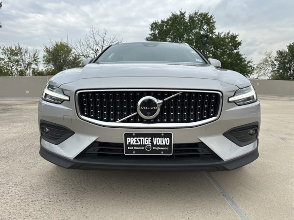 Certified 2024 Volvo V60 Cross Country Ultimate Wagon