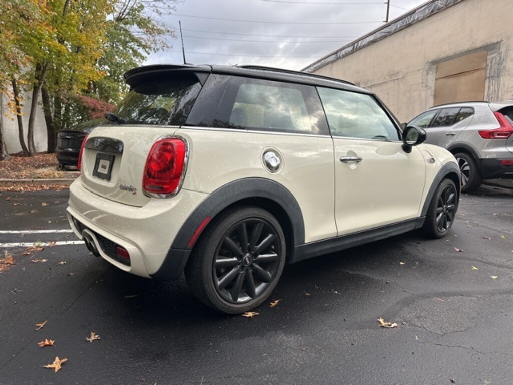 Used 2016 MINI Hardtop 2 Door Base Hatchback