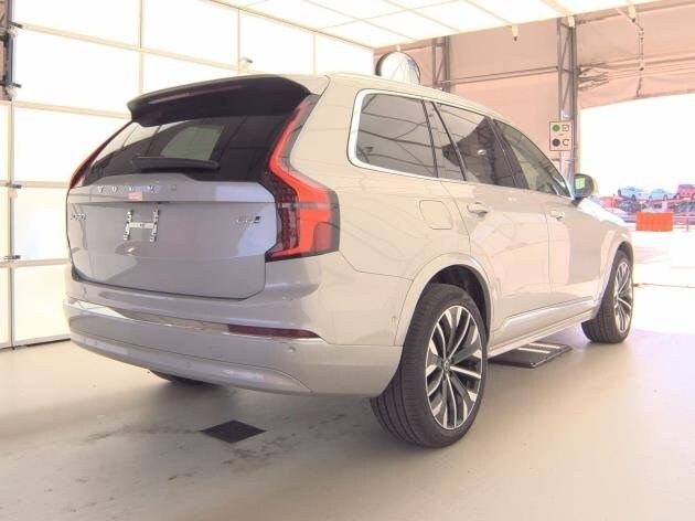 2025 Volvo XC90 Plus photo 3