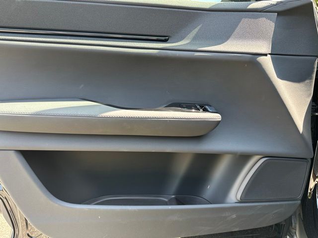 2025 Polestar 3 - Photo 14