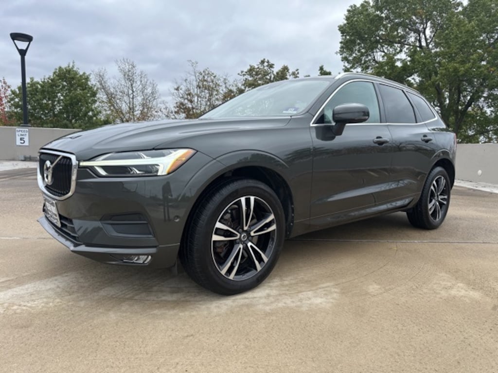 Used 2018 Volvo XC60 T6 Momentum SUV
