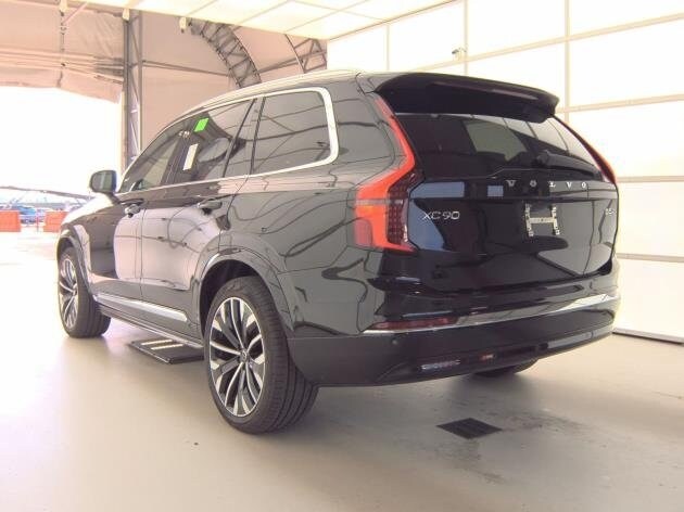 2025 Volvo XC90 B5 Plus photo 3